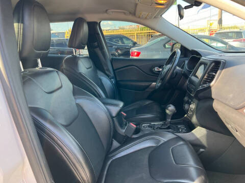 2019 Jeep Cherokee Latitude Plus