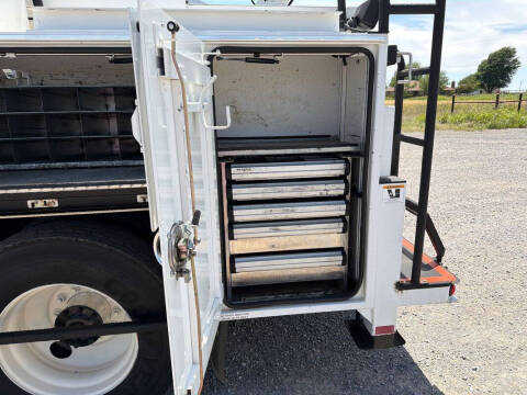 2014 Peterbilt 337