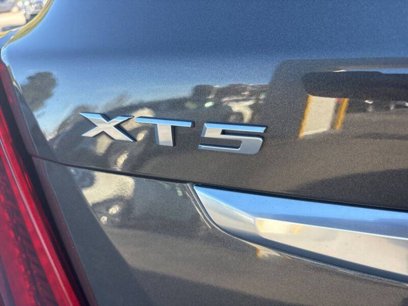 2020 Cadillac XT5 Premium Luxury