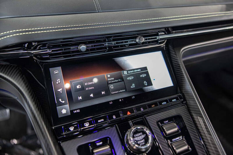 2025 Aston Martin DB12 V8