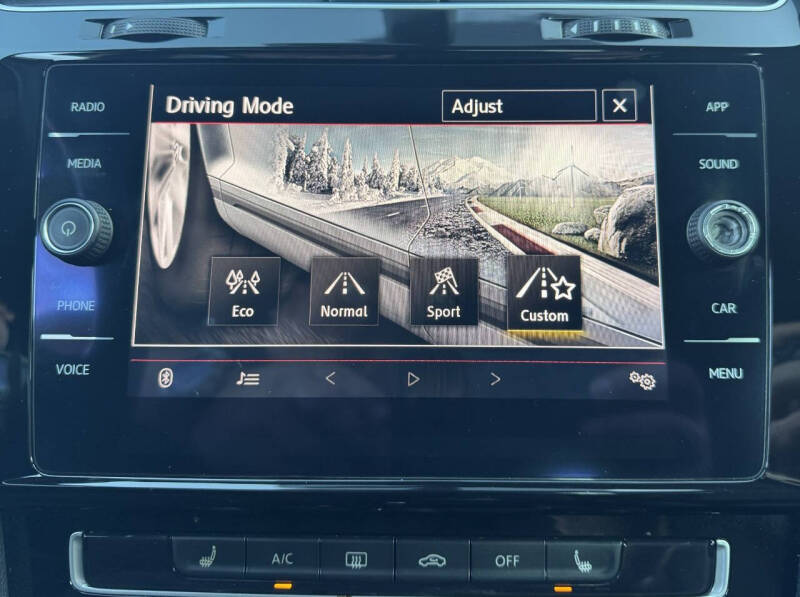 2018 Volkswagen Golf GTI SE