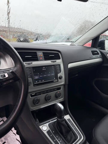 2017 Volkswagen Golf TSI Wolfsburg Edition