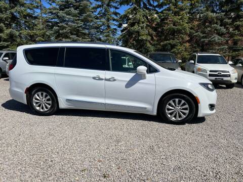 2018 Chrysler Pacifica for sale at Renaissance Auto Network in Warrensville Heights OH