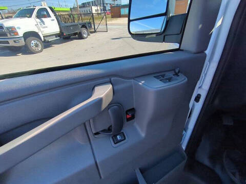 2025 Chevrolet Express 2500