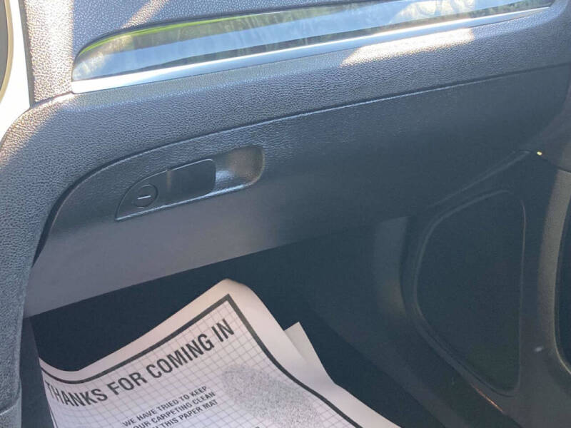 2023 Chrysler 300 Touring L