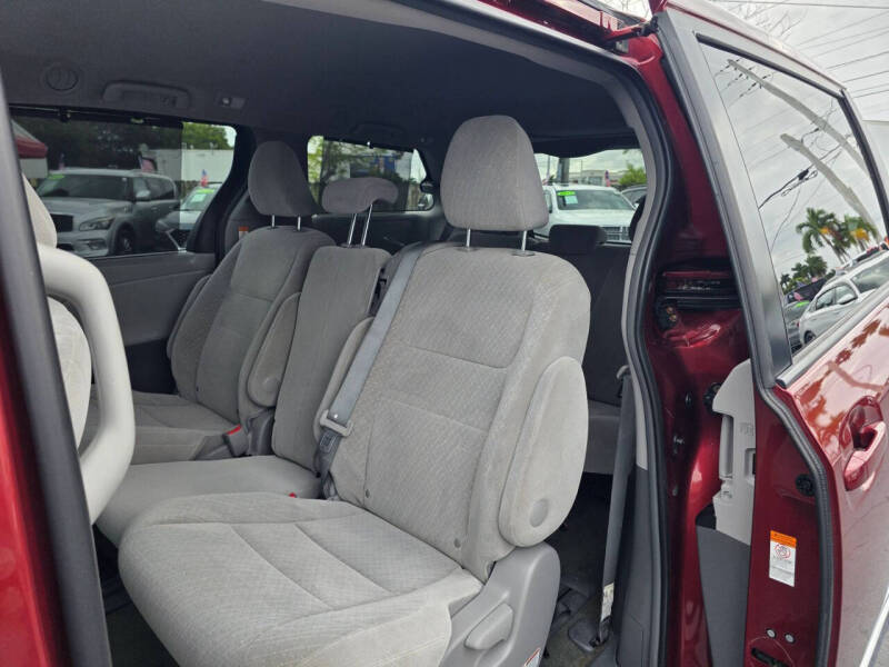 2017 Toyota Sienna