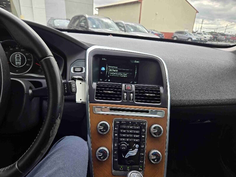 2017 Volvo XC60 T5 Inscription