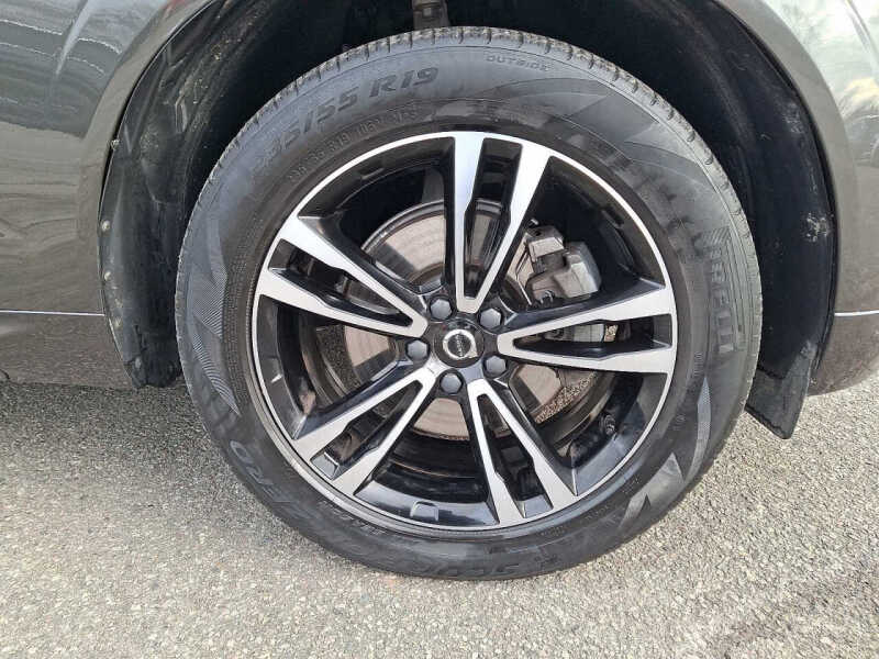2021 Volvo XC60 T5 Momentum