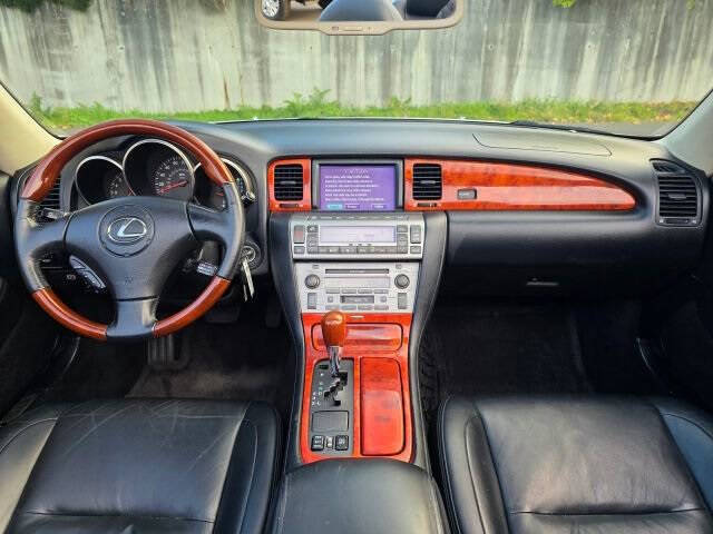 2004 Lexus SC 430