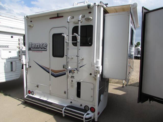 2013 Lance 1050S