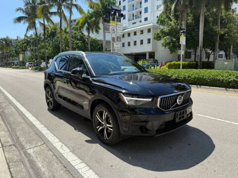 2025 Volvo XC40 B5 Core Bright Theme