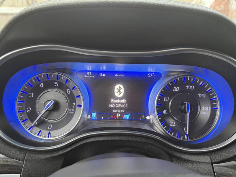 2016 Chrysler 300 Limited