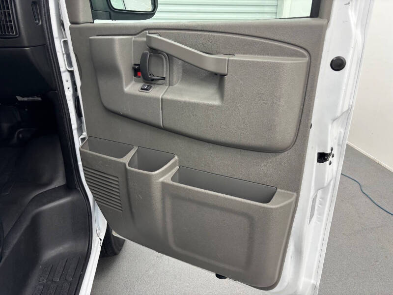 2023 Chevrolet Express 3500