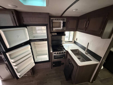 2020 Crossroads RV Sunset Trail