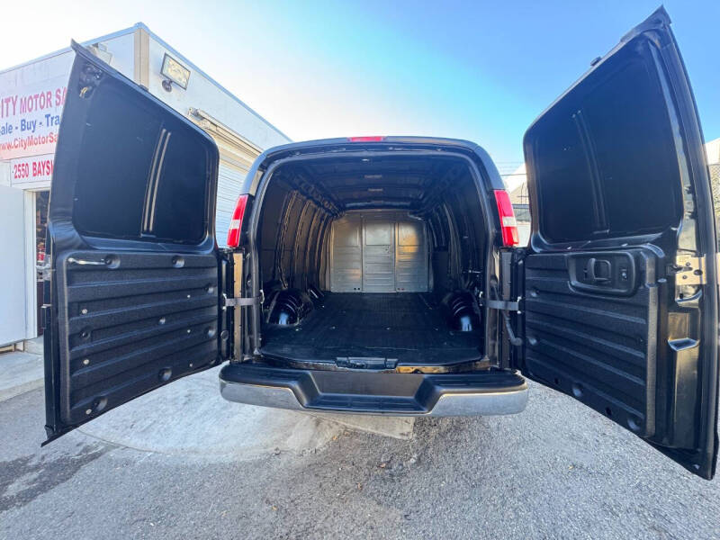 2017 Chevrolet Express 2500