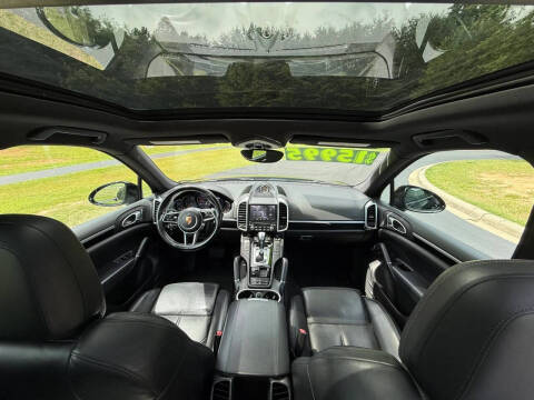 2017 Porsche Cayenne Platinum Edition
