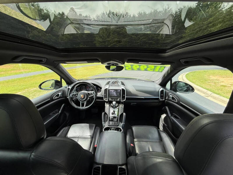 2017 Porsche Cayenne Platinum Edition