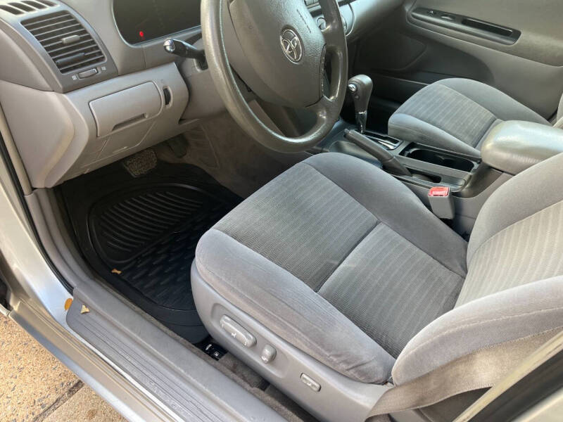 2006 Toyota Camry LE photo 16