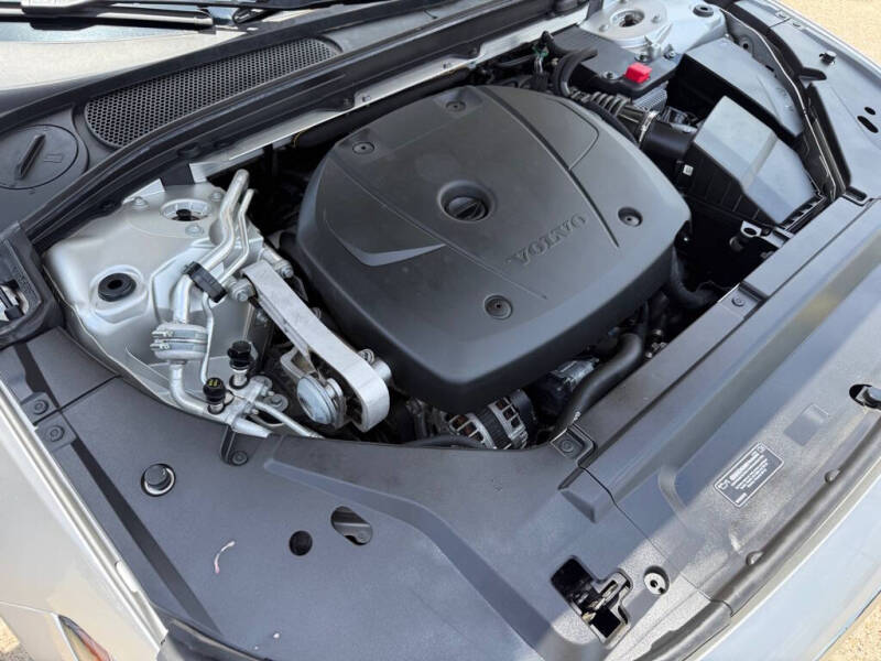 2017 Volvo S90 T6 Momentum