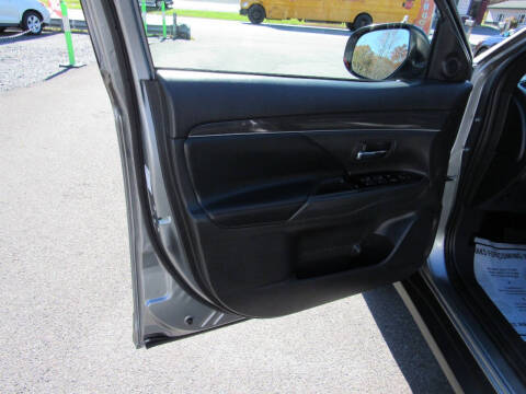 2020 Mitsubishi Outlander LE