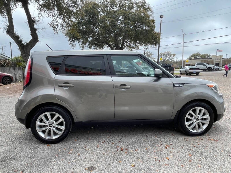2017 Kia Soul +