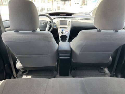 2014 Toyota Prius Three