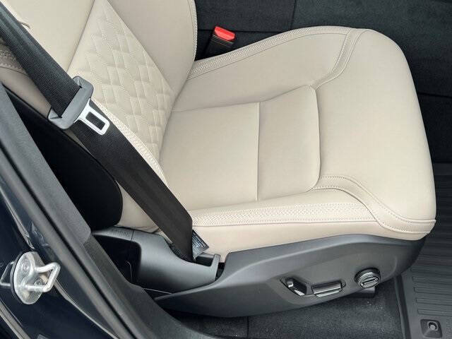 2026 Volvo XC60 T8 Plus