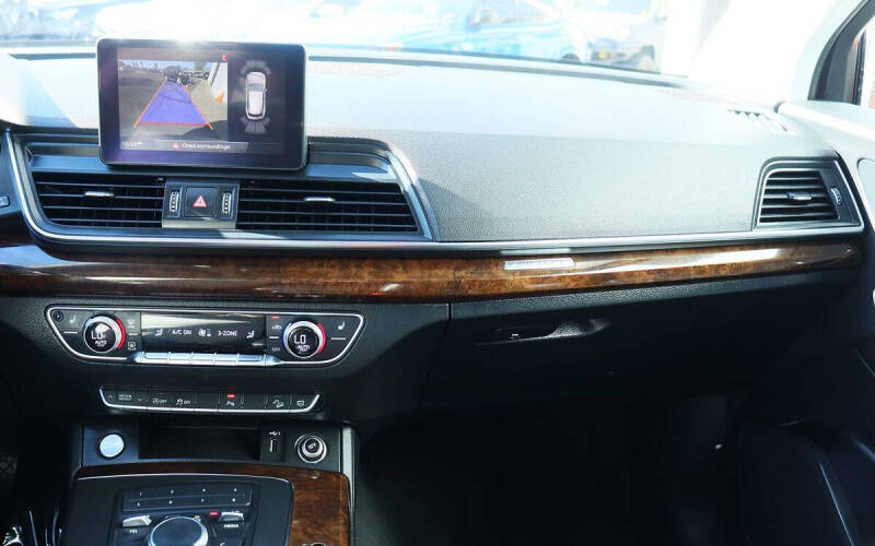 2020 Audi Q5 quattro Titanium Premium 45 TFSI