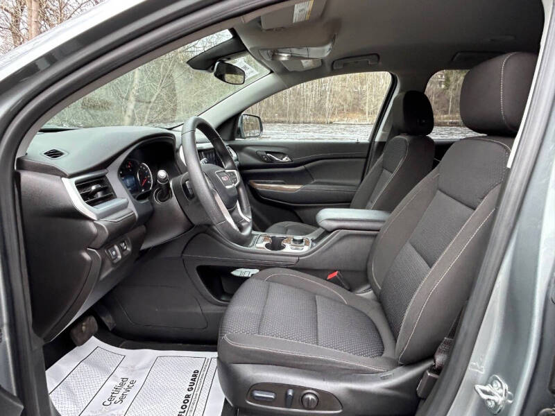 2023 GMC Acadia SLE