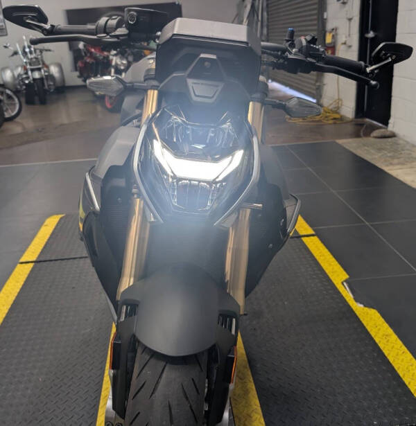 2023 BMW S 1000 R