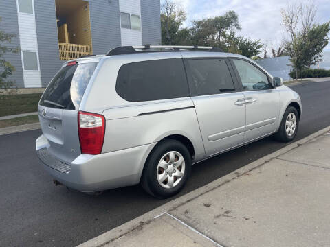 2008 Kia Sedona LX