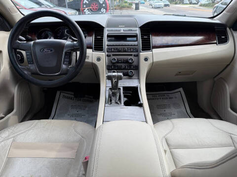 2010 Ford Taurus SEL