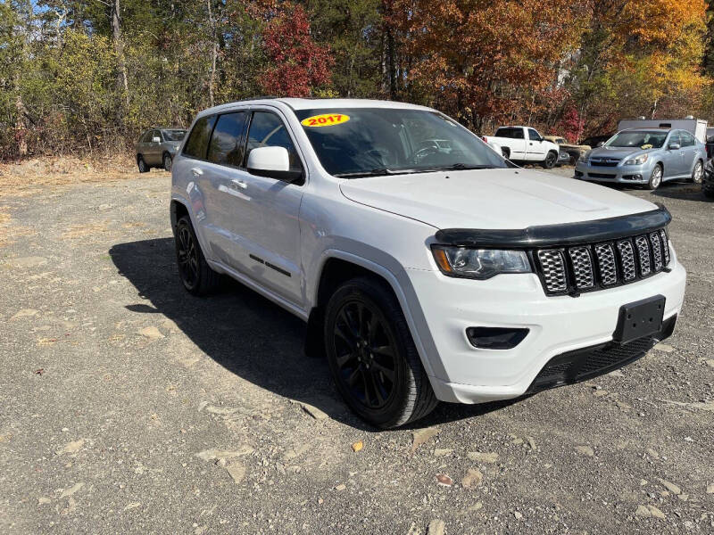 2017 Jeep Grand Cherokee Altitude photo 2