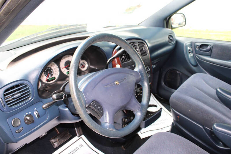 2001 Chrysler Town and Country LX