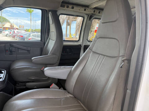 2017 Chevrolet Express 2500