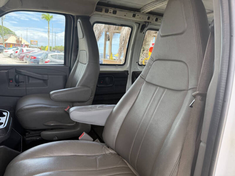 2017 Chevrolet Express 2500
