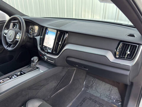 2019 Volvo XC60 T5 R-Design