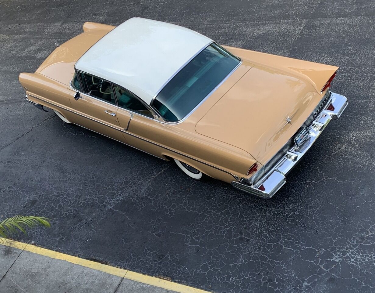 1957 Lincoln Capri 39