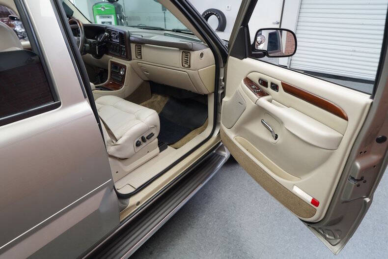 2002 Cadillac Escalade