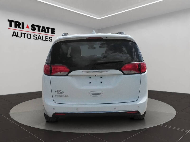 2020 Chrysler Pacifica Touring L