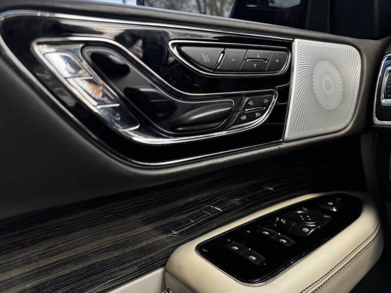 2019 Lincoln Navigator Black Label