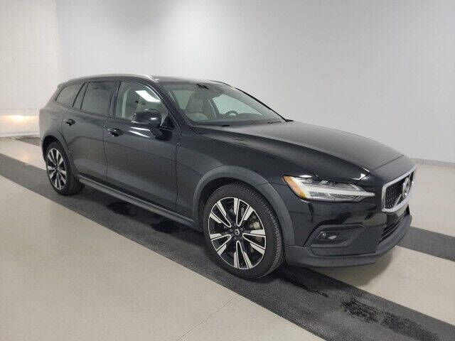 2021 Volvo V60 Cross Country for sale in Crystal Lake, IL