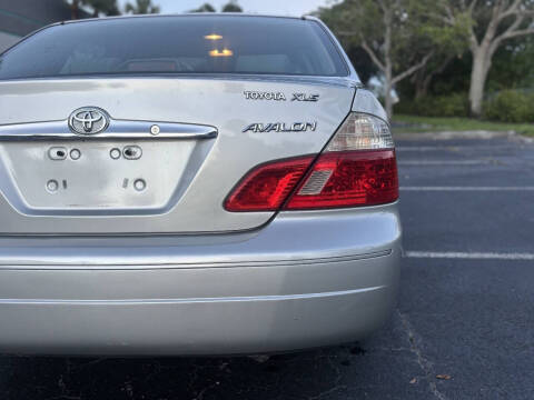 2004 Toyota Avalon XLS