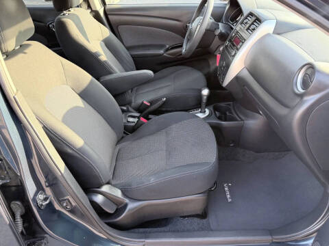 2015 Nissan Versa 1.6 S