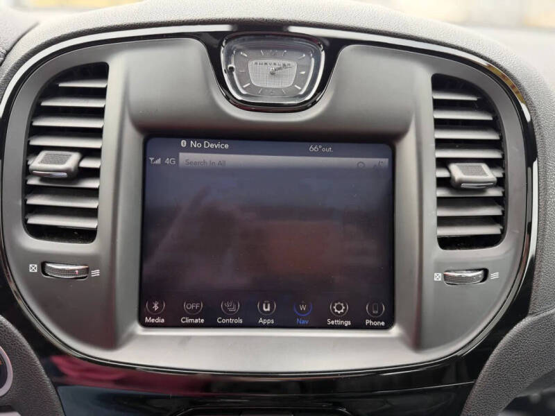 2023 Chrysler 300 S V6