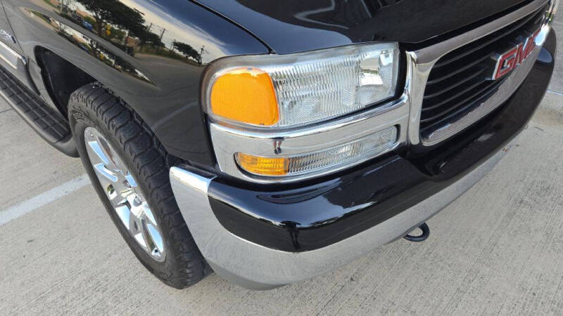 2004 GMC Yukon SLE - Photo 14