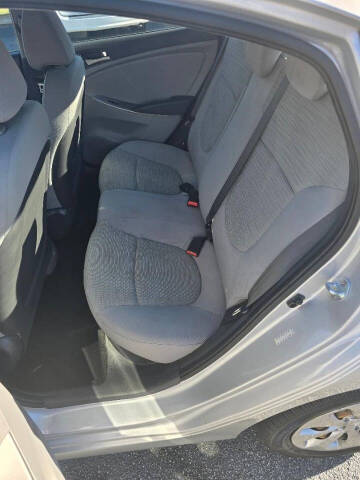 2017 Hyundai Accent SE