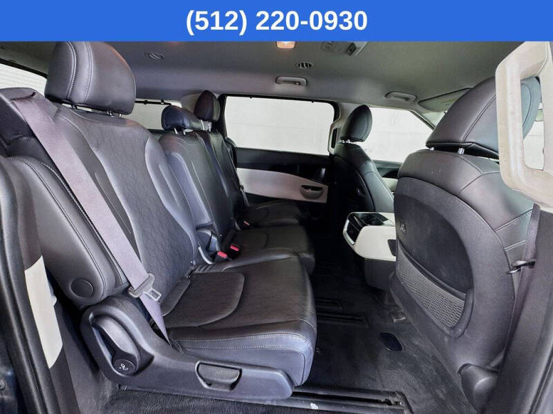 2023 Kia Carnival EX