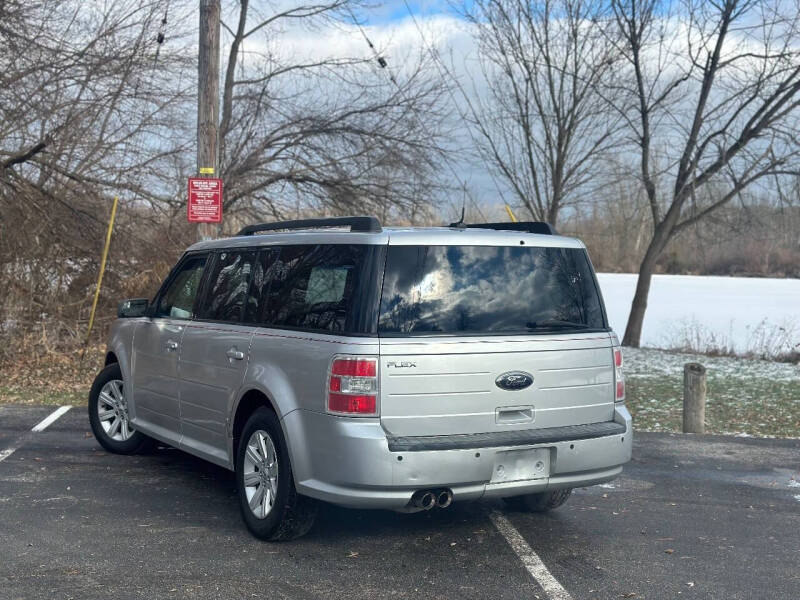 2011 Ford Flex SE