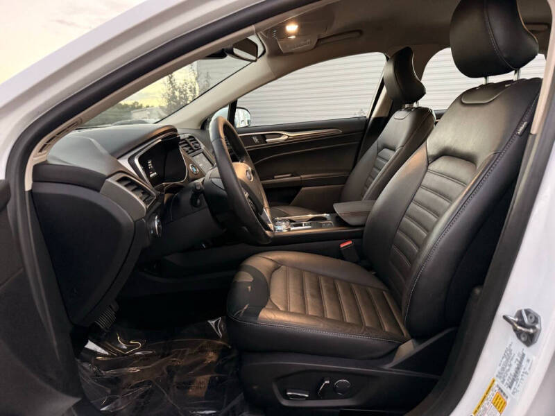 2017 Ford Fusion Hybrid SE